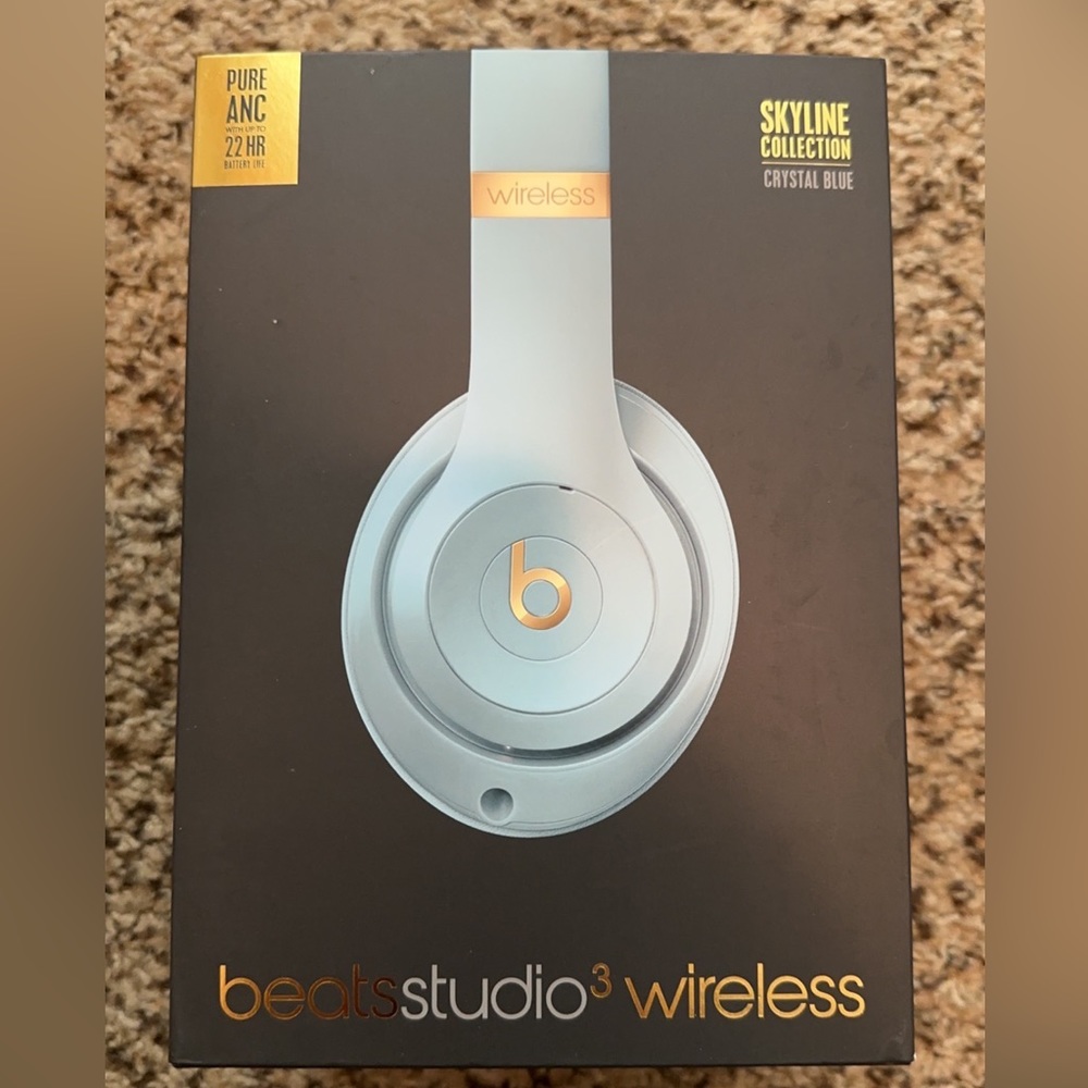 Beats by Dre Studio 3 Wireless Crystal Blue Headphones
